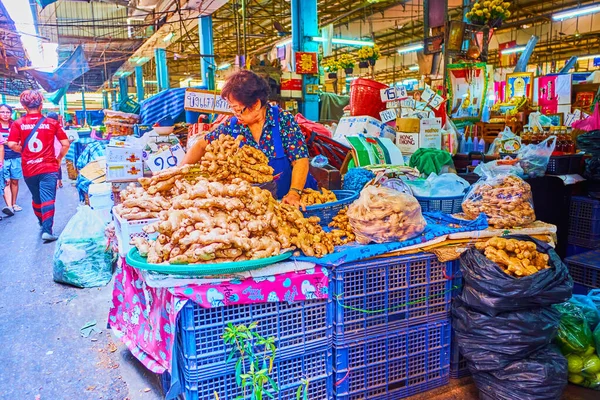 タイのバンコク エイプリル社2019年4月23日 タイのバンコクで4月23日に開催された農業市場 Wang Burapha Phiom のジンジャールート屋台 — ストック写真