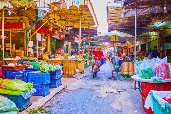 Bangkok Thailand April 2019 Het Steegje Tussen Groentestalletjes Met Fruit — Stockfoto