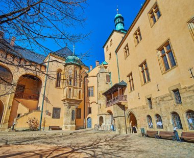 Orta Çağ İtalyan Sarayı 'nın oyulmuş taş avlusu, Kutna Hora, Çek Cumhuriyeti