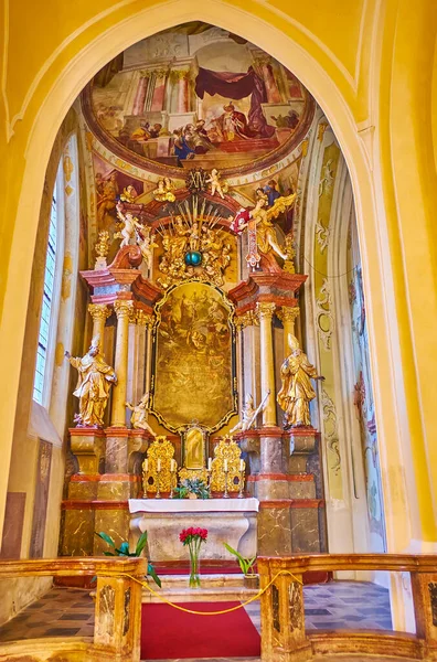 Kutna Hora Czeska Republika Marca 2022 Piękny Rzeźbiony Ołtarz Katedrze — Zdjęcie stockowe