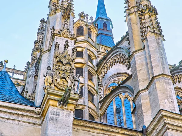 捷克共和国Kutna Hora圣芭芭拉大教堂塔楼和支柱的石雕哥特式装饰 — 图库照片