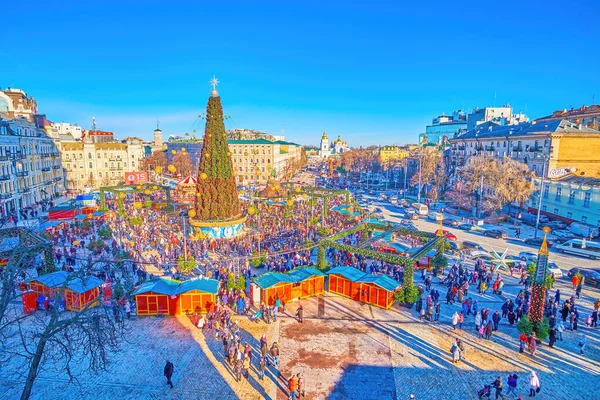 Quiiv Ucrânia Janeiro 2022 Desfrute Vista Superior Feira Natal Lotada — Fotografia de Stock