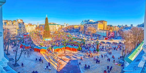 Quiiv Ucrânia Janeiro 2022 Panorama Feira Natal Campanário Catedral Santa — Fotografia de Stock