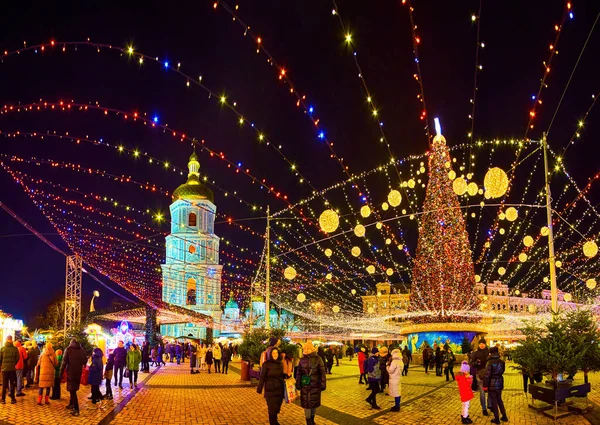 Kyiv Ukraine 2021年12月28日 ウクライナのキエフで12月28日に開催されるクリスマスフェアのパノラマ — ストック写真