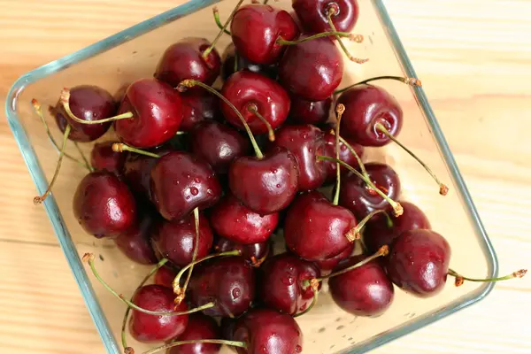 Fresh sweet cherries close up — Stock Photo, Image