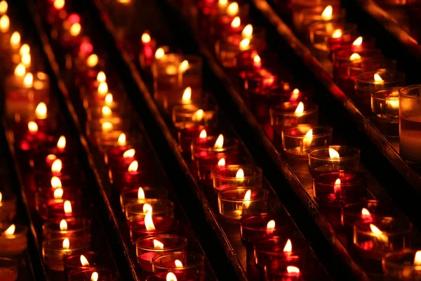 Svíčky ve tmě Stock Obrázky
