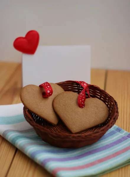 Dwa ciasteczek w kształcie serca na Walentynki — Zdjęcie stockowe