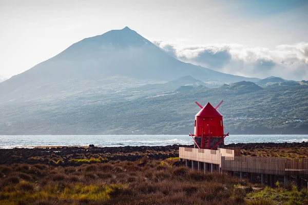 Molino Viento Pico Island Azores Imagen de archivo