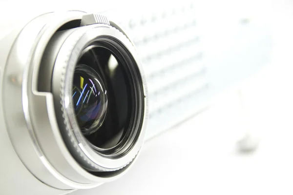 Multimedya projektör