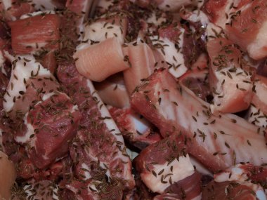 domuz eti parçaları