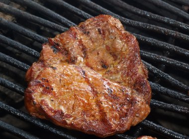 açık bir ızgara ızgara et