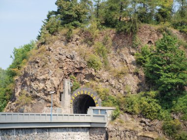 dike baraj için yol