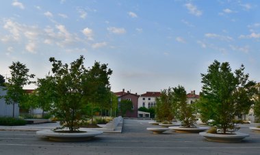 Müze meydanı Slovenya 'nın Koper kentinde yeni ve mevcut bir açık kamusal alanı temsil etmektedir.