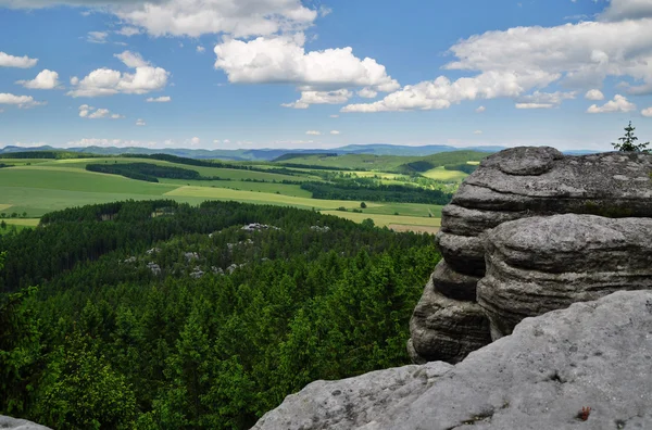 Kayalık manzara, kayalar