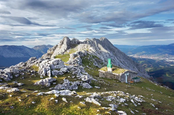 Shelter in the top of Urkiola Mountains — Stock Photo, Image