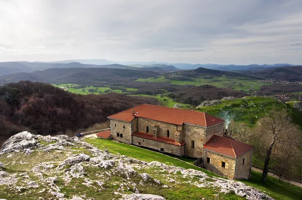 Sanktuarium virgen del oro, w kraju Basków — Zdjęcie stockowe