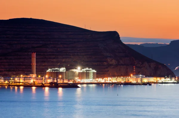 Industrial factory near the sea — Stock Photo, Image