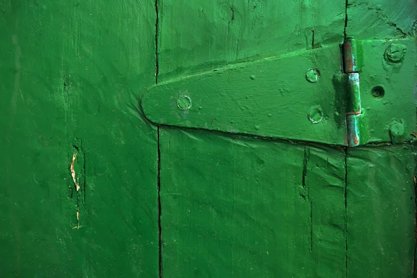 Närbild av gångjärn på en gammal dörr — Stockfoto