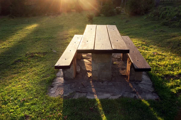 Picnic table on countryside — Stock Photo, Image