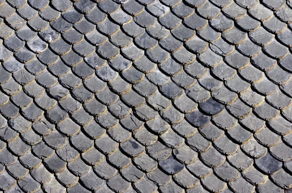 Background on roof with slate tiles — Stock Photo, Image
