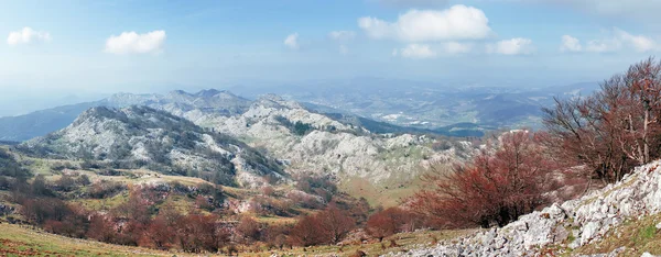 Panorama of Aramotz mountain range. Basque Country — Stock Photo, Image