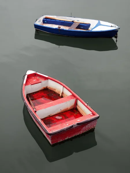 Барвистими човнами — стокове фото