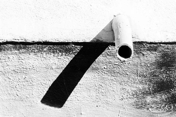 Drain pipe on wall — Stock Photo, Image