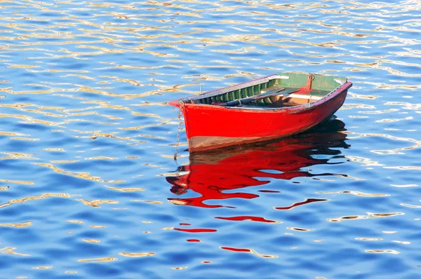 Båt på vatten — Stockfoto