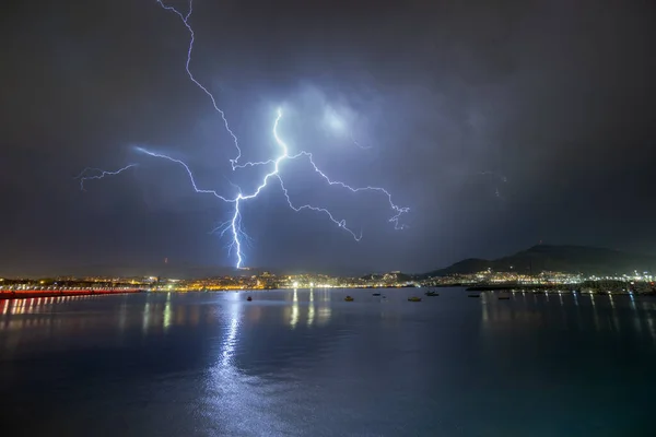 Blitzgewitter Stürmischen Dunklen Himmel Über Getxo — Stockfoto