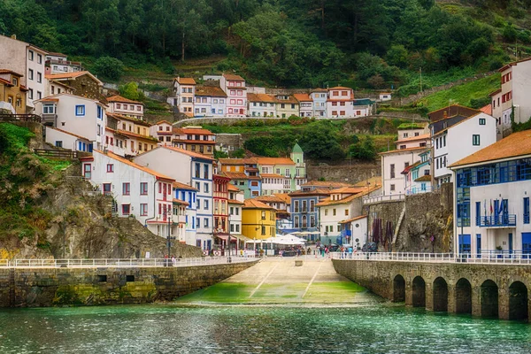 Cudillero Daki Evler Asturias Taki Kayalıklarda — Stok fotoğraf