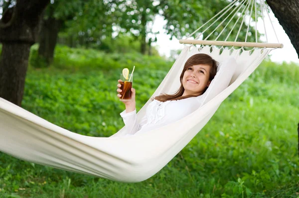 Woman resting on hammock — Stock Photo, Image