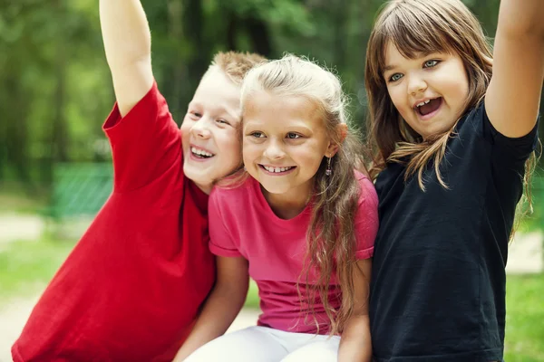 Retrato de niño feliz — Foto de Stock