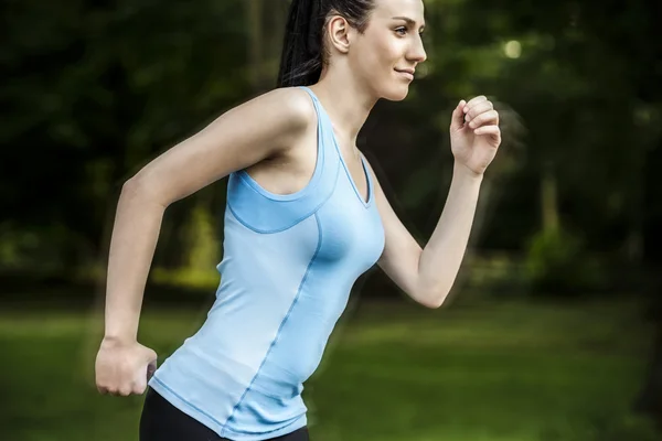 アクティブな女性ジョギング — ストック写真