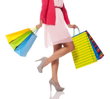 kadın holding renkli alışveriş torbaları