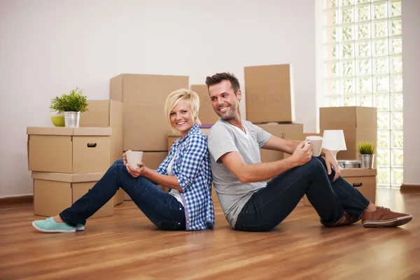 Coffee break while moving in — Stock Photo, Image