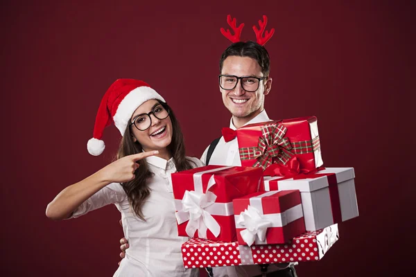 Sorridente coppia nerd — Foto Stock