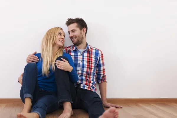 Flirting couple — Stock Photo, Image