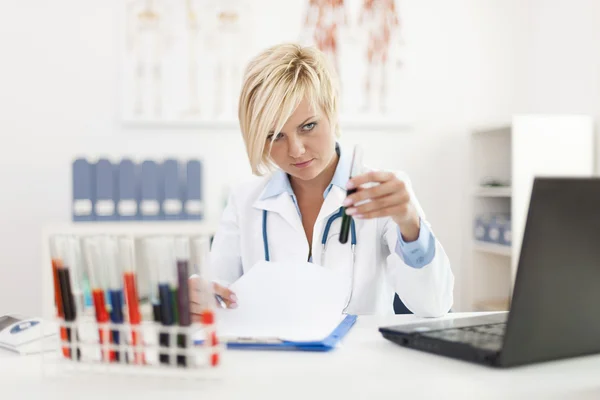 Female analyst — Stock Photo, Image