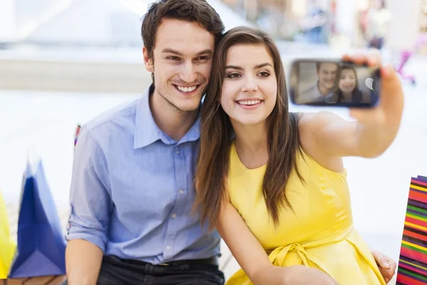 Couple taking photo — Stock Photo, Image