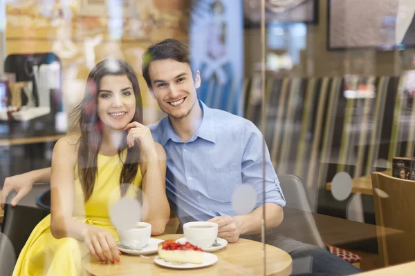 Paar im Café — Stockfoto