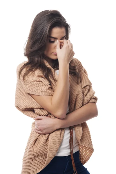 Frau mit großen Kopfschmerzen — Stockfoto
