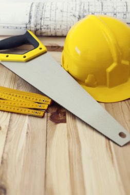 ahşap üzerine iş araçları
