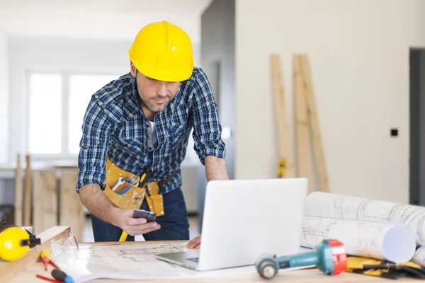 Trabajadores de la construcción — Foto de Stock