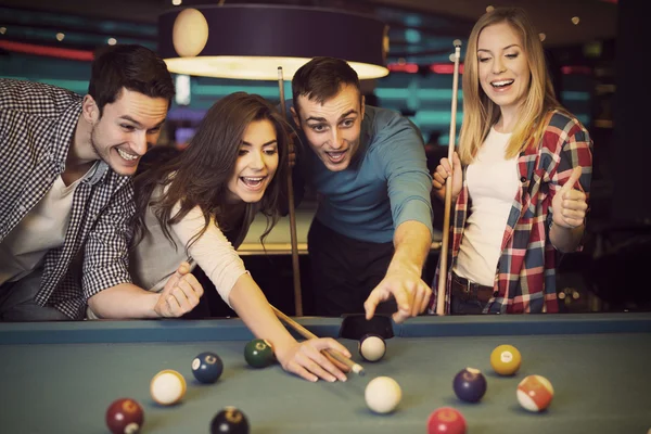 Friends cheering — Stock Photo, Image