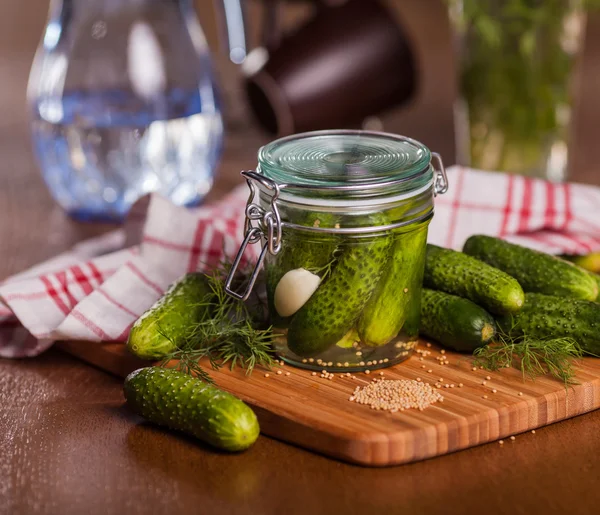 Gepekelde komkommers — Stockfoto