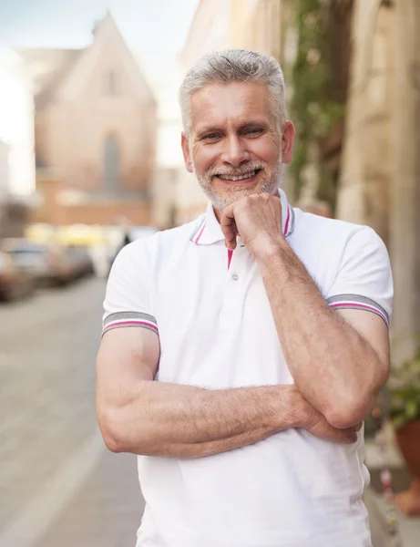 Mature man in the city — Stock Photo, Image