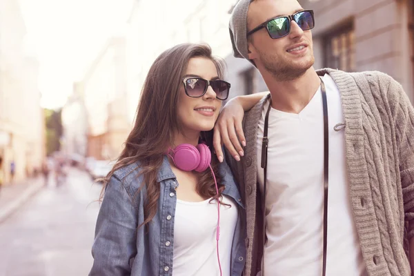 Stylish couple in the city — Stock Photo, Image