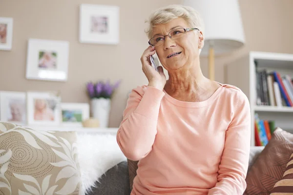 Senior woman with mobile phone — Stock Photo, Image