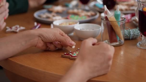 Friends Decorating Gingerbread Cookies Together Shot Red Helium Camera — Stock Video