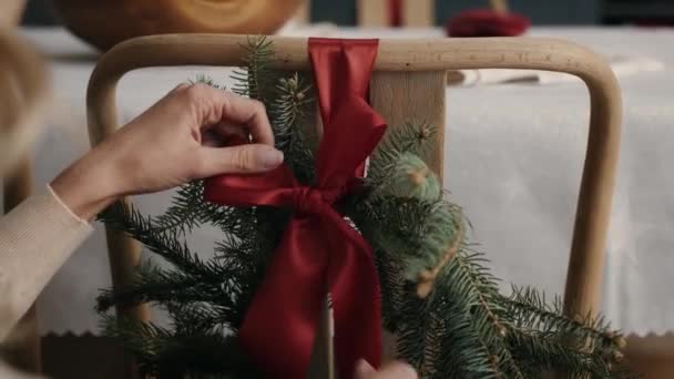 Woman preparing home for Christmas. Shot with RED helium camera in 8K — Stock Footage Woman Preparing Home Christmas Shot Red Helium Camera Video Clip